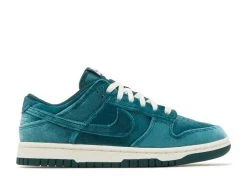 Nike Wmns Dunk Low 'Green Velvet'